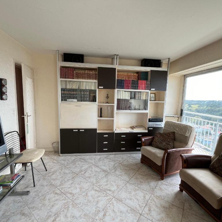 Appartement spacieux avec vue imprenable, parking privé - FR-1-319-374 - Appartement (4 Adultes) - 8