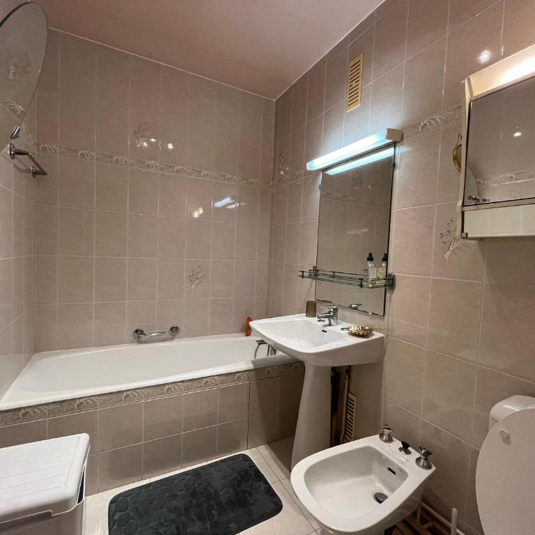 Appartement spacieux avec vue imprenable, parking privé - FR-1-319-374 - Appartement (4 Adultes) - 14