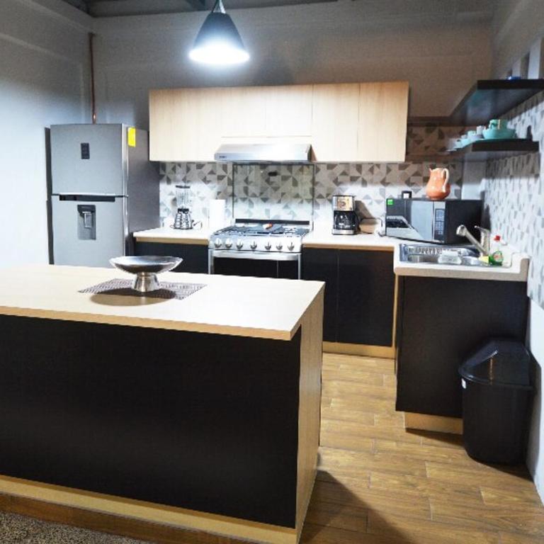 Departamento Runa, amplio, bonito y acogedor, completo de 2 recámaras y 3 camas matrimoniales - Apartamento de 3 dormitorios - 28
