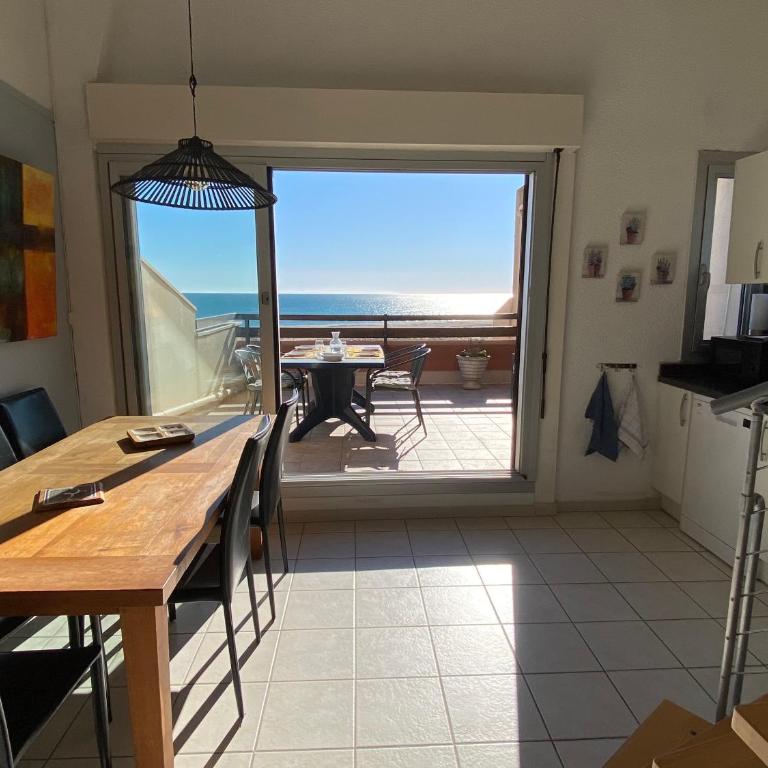 Port Leucate: Appartement T3 Duplex Climatisé, 6 Pers, Face à la Mer, Parking - FR-1-798-53 - Appartement - 3
