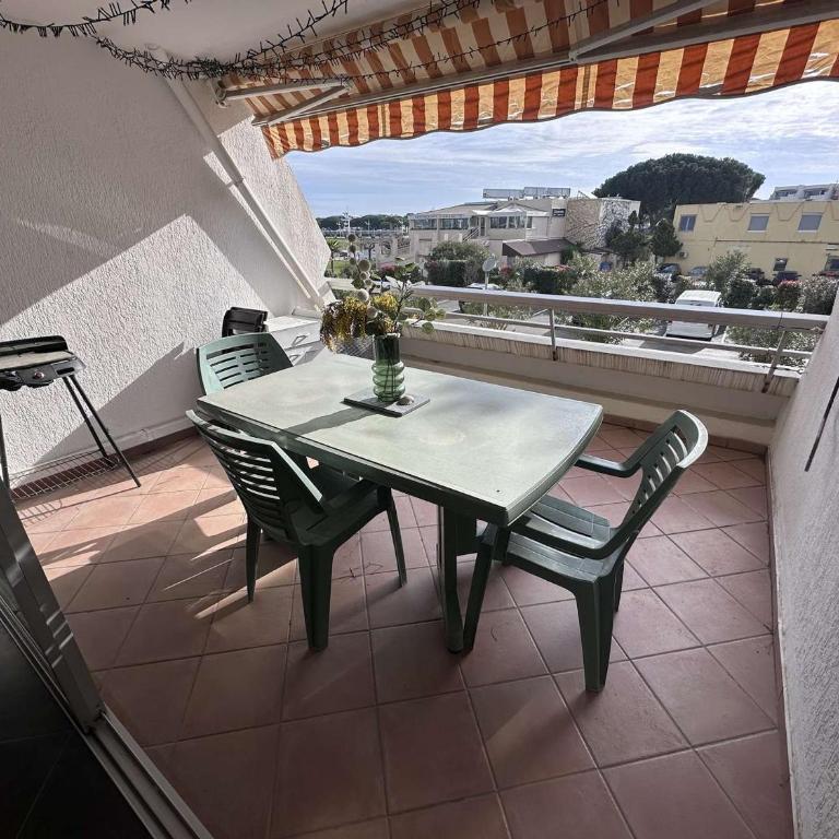 Studio-Cabine climatisé pour 4 pers. avec parking privé, proche plage à Port Camargue - FR-1-731-133 - Studio - 2