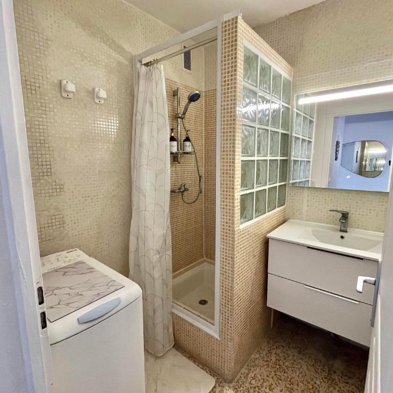 Appartement lumineux plage pour 4 pers avec piscine et parking - FR-1-716-81 - Apartment - 10