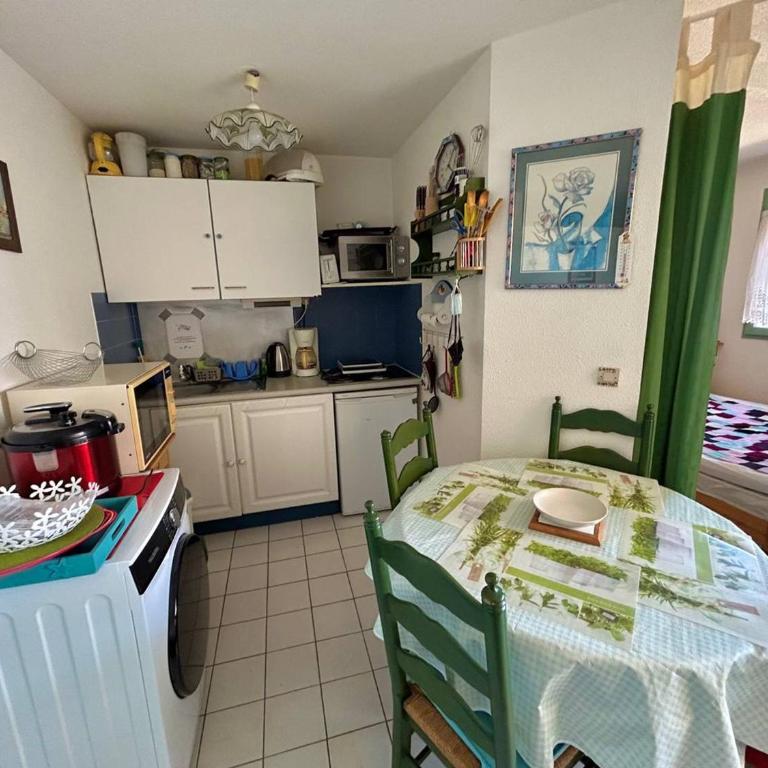 T2 Cabine Climatisé avec Parking à Argelès-sur-Mer - FR-1-388-231 - Appartement - 2