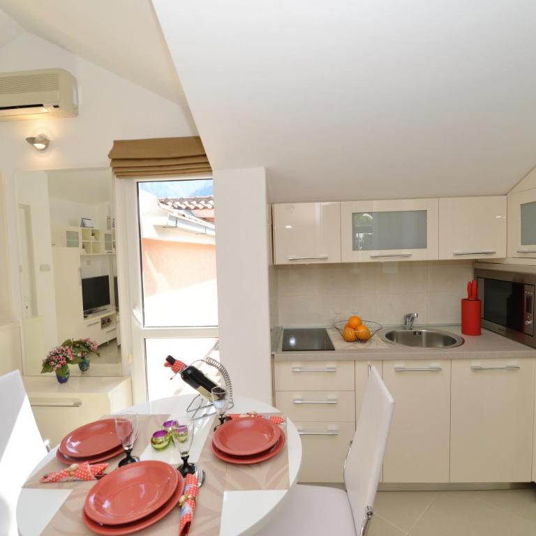 Sunshine of Montenegro - Family Oasis - One-Bedroom Apartment - 9