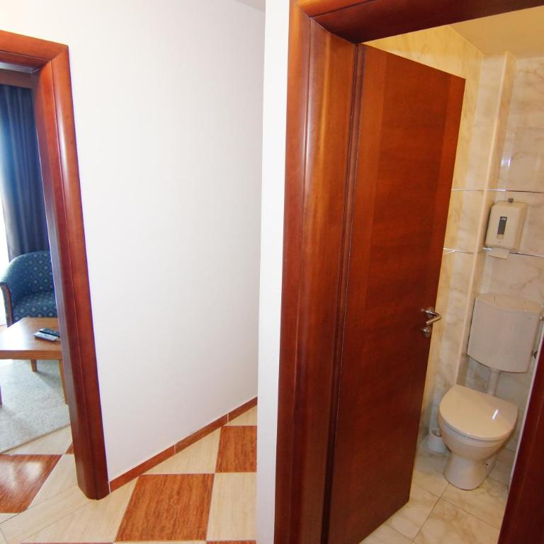 Guesthouse Villa Gaga - Apartman s 1 Spavaćom Sobom, Terasom i Delimičnim Pogledom na More (6 Odraslih Osoba) - 2