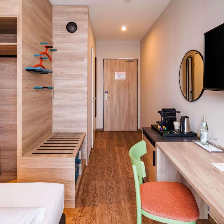 Ramada Encore by Wyndham Munich Messe - Premium Zimmer mit 1 Queensize-Bett - 5