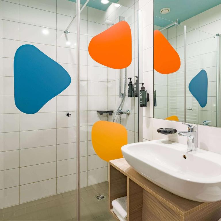Ramada Encore by Wyndham Munich Messe - Premium Zimmer mit 1 Doppelbett - 8