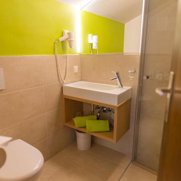 Residence Sardis - Appartamento con 2 Camere da Letto e Balcone - 1