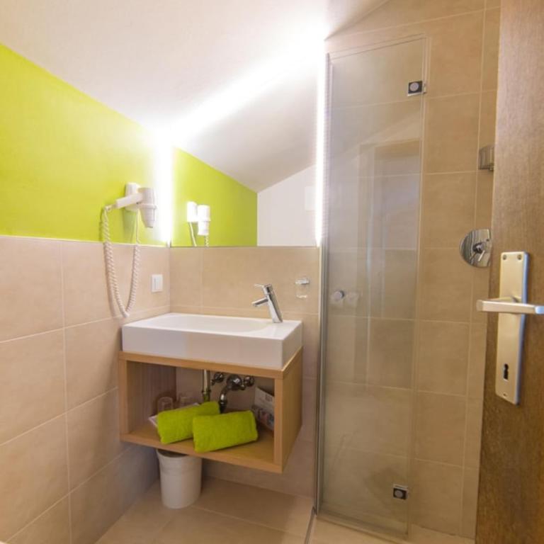 Residence Sardis - Appartamento con 2 Camere da Letto e Balcone - 2