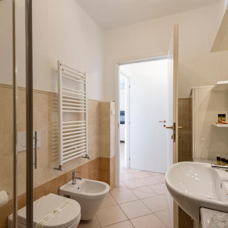 JOIVY Sunny Family Flat with Private Garden & Parking - Appartamento con 1 Camera da Letto - 13