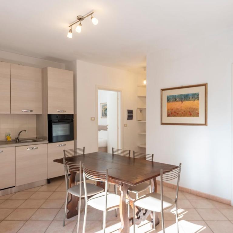 JOIVY Sunny Family Flat with Private Garden & Parking - Appartamento con 1 Camera da Letto - 11