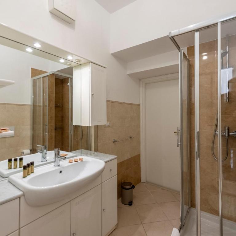JOIVY Sunny Family Flat with Private Garden & Parking - Appartamento con 1 Camera da Letto - 12