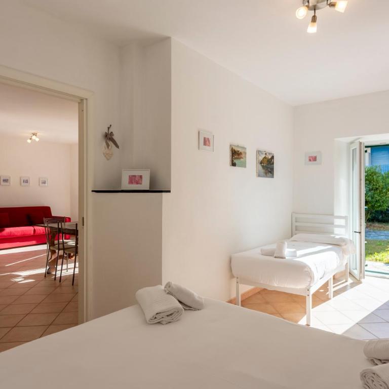 JOIVY Sunny Family Flat with Private Garden & Parking - Appartamento con 1 Camera da Letto - 6