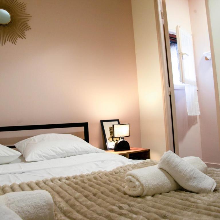 Le Jaude, T2 rénové Centre ville I WIFI Confort et cosy - Apartment mit 1 Schlafzimmer und Gartenblick - 6