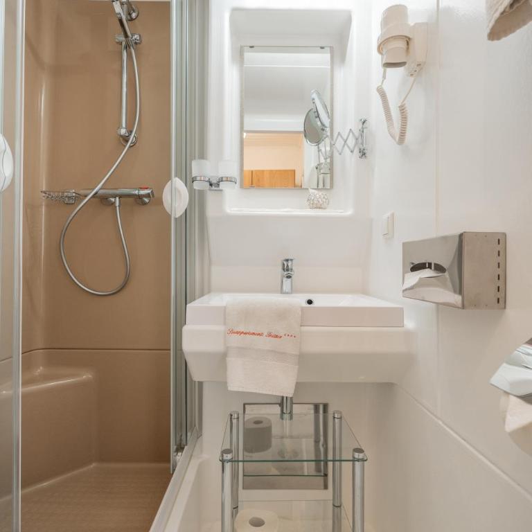 Seeappartements Leitner - Doppelzimmer mit Seeblick - 6