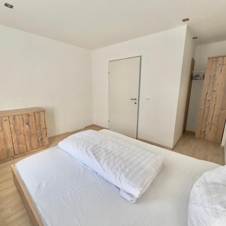 Central 4 Room Apartment MINIMUM STAY 30 DAYs - Apartment - 8