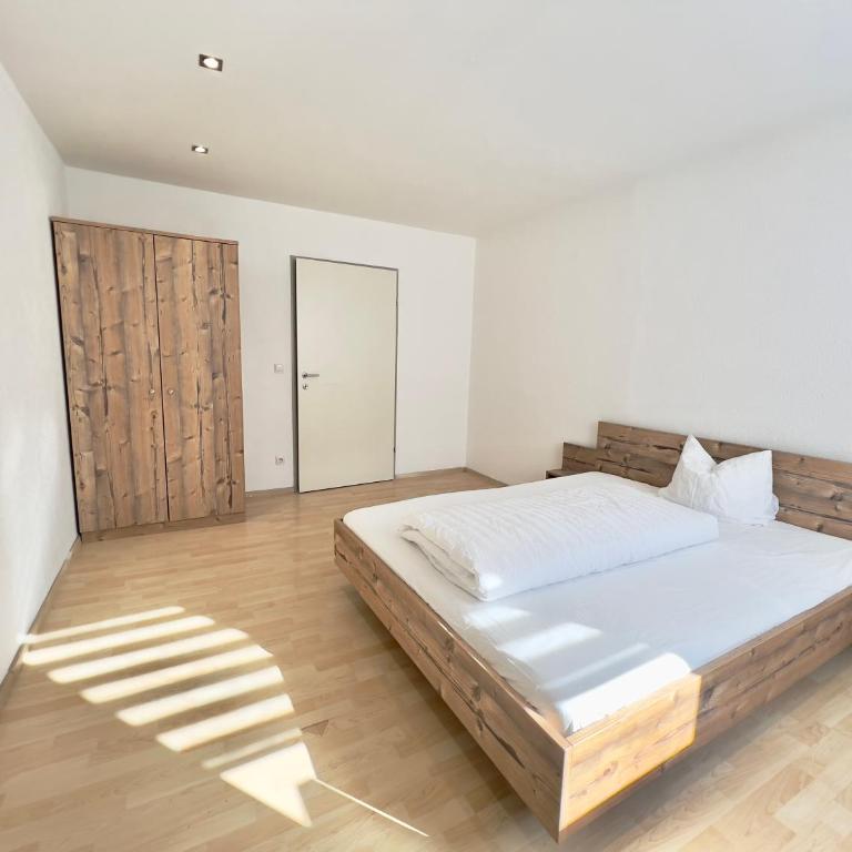 Central 4 Room Apartment MINIMUM STAY 30 DAYs - Apartment - 9