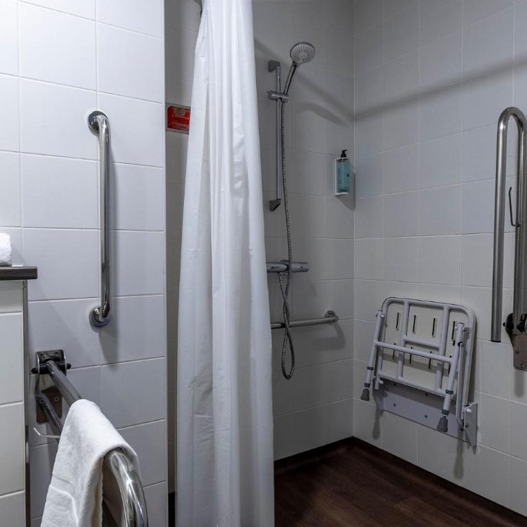 Travelodge Barcelona Poblenou - Habitación Doble adaptada para personas con discapacidad - 1 o 2 camas - 13