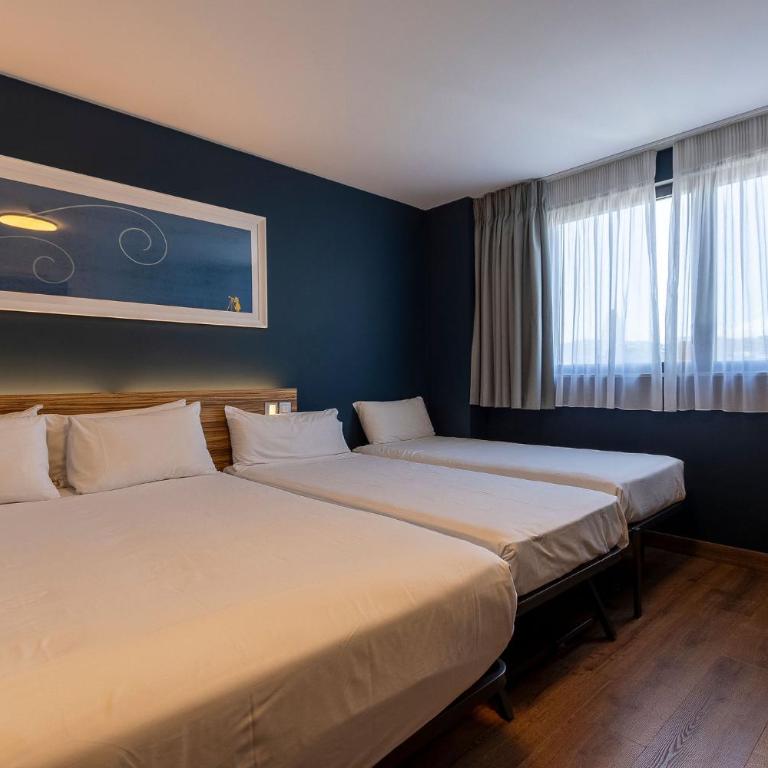 Travelodge Barcelona Poblenou - Family Room - 9