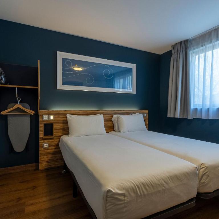 Travelodge Barcelona Poblenou - Double or Twin Room - Disability Access - 2