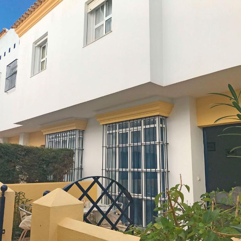 Huerta Enmedio 15 Terraced house in tranquil location in Conil center sleeps 4 - Casa de 3 dormitorios - 4