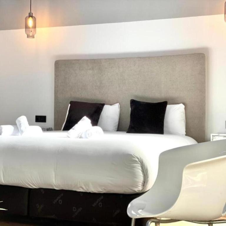 Montera Center Madrid - Double Room with Private Bathroom - 12