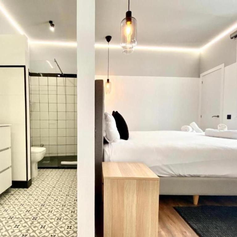 Montera Center Madrid - Double Room with Private Bathroom - 11