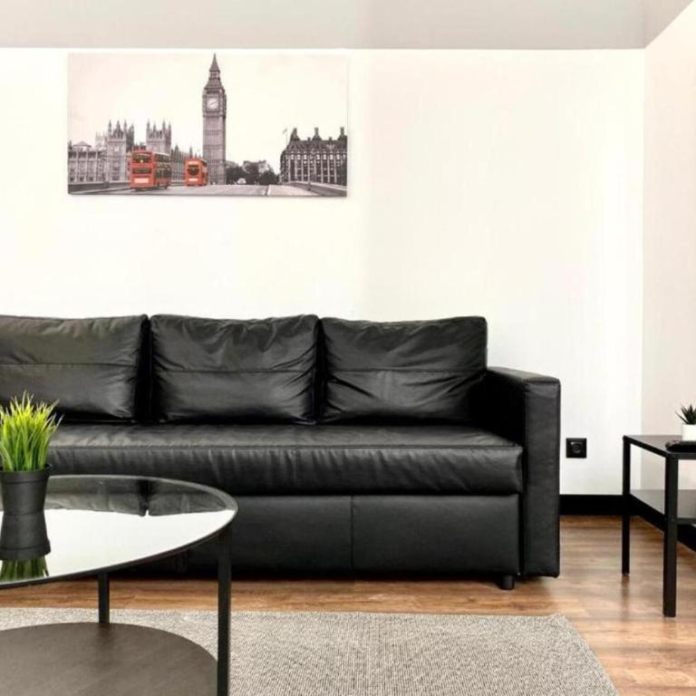 Montera Center Madrid - Quadruple Room with Private Bathroom - 2