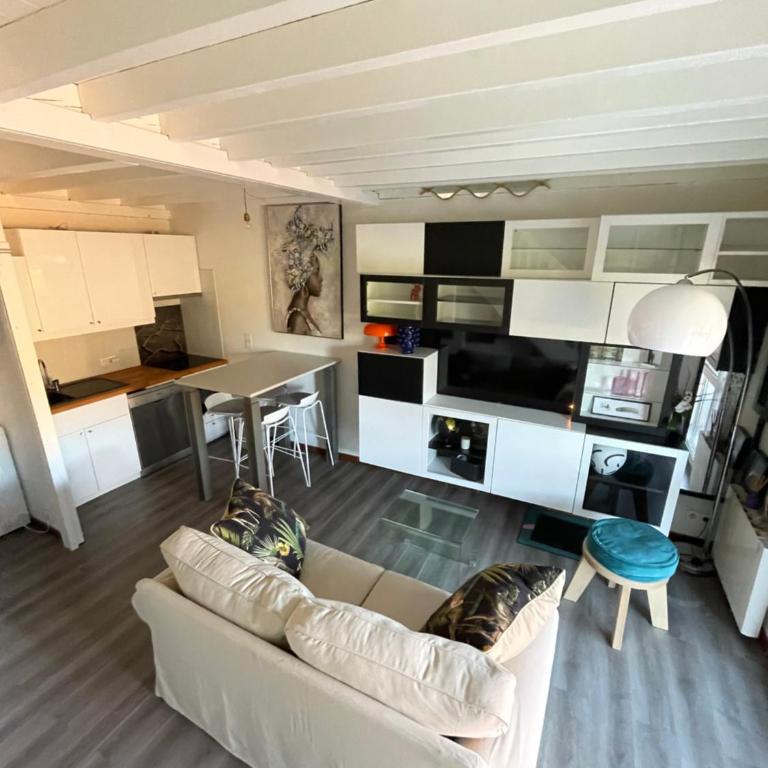Réf 263, Seignosse océan, Villa Patio classée 3 étoiles avec Wifi à 150m de la plage, en bordure de forêt avec place de parking et piscine commune - One-Bedroom Villa - 5
