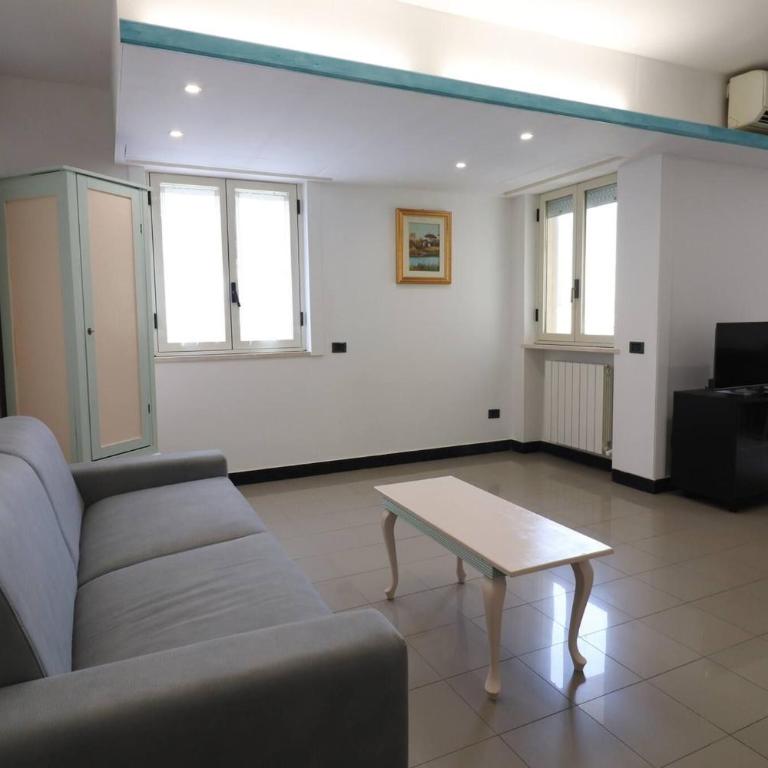 Casa Minerva Beautiful Holiday Home with Sea Castle View in the Heart of Otr - Apartment - 4