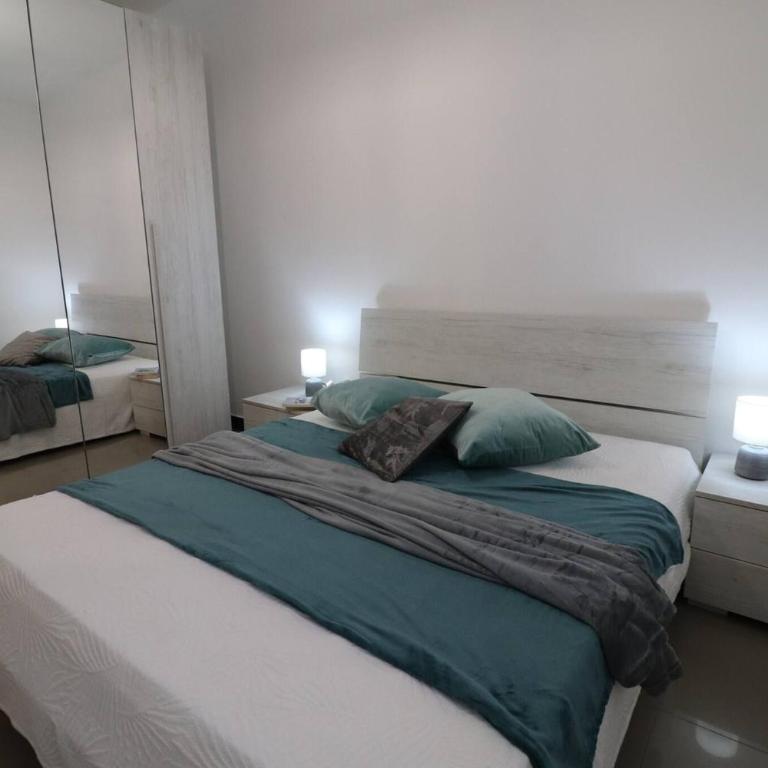 Casa Minerva Beautiful Holiday Home with Sea Castle View in the Heart of Otr - Apartment - 24