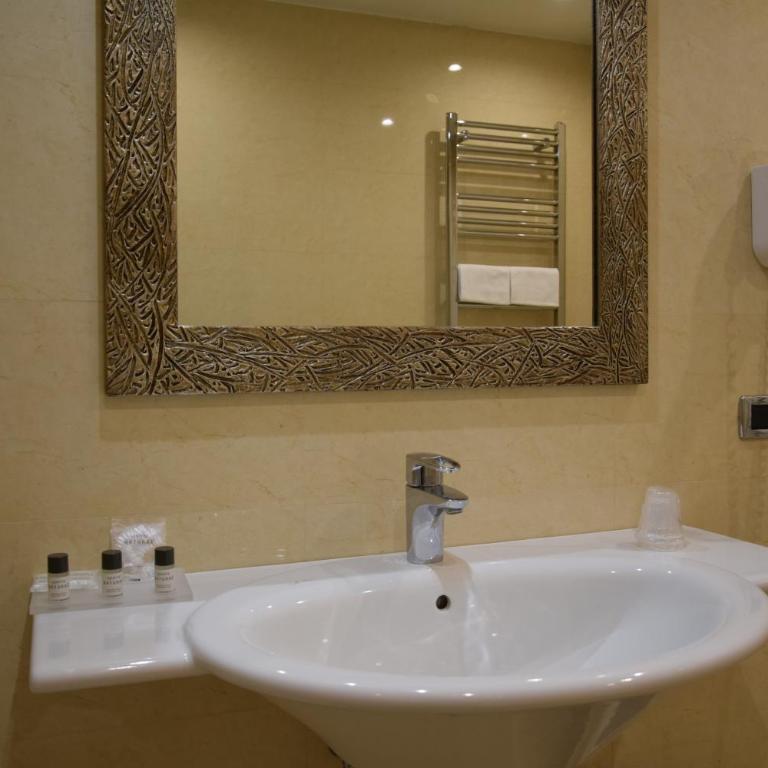 Hotel Perusia - Camera Tripla Superior - 11