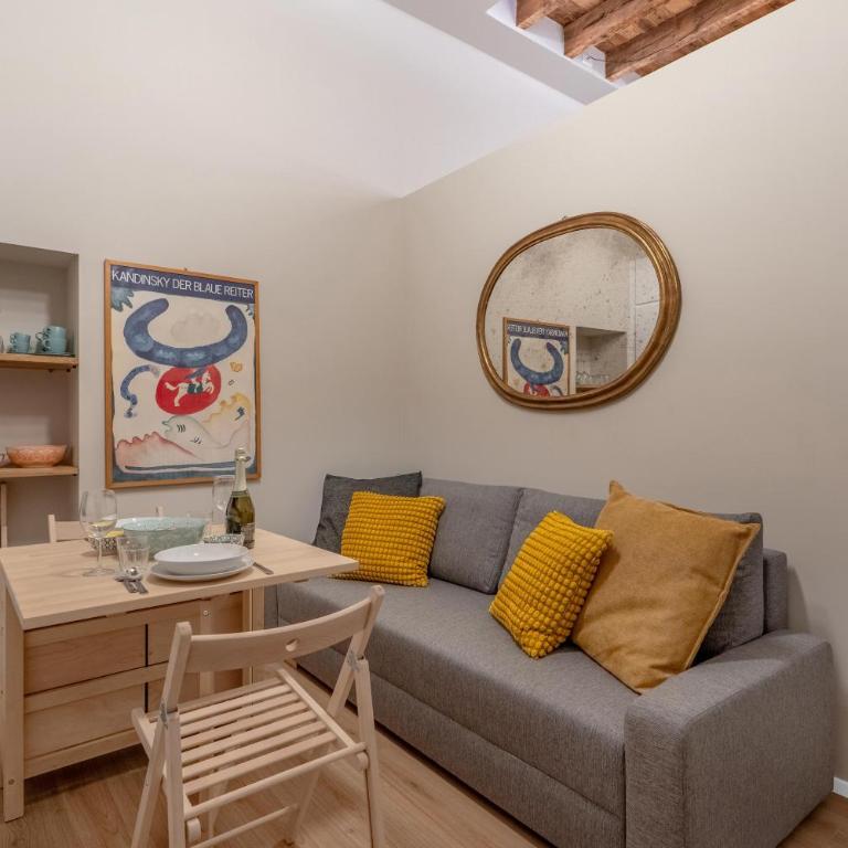 CRE12 - Loreto - Duomo - Design - Boho -Chic - Appartamento con 1 Camera da Letto - 1