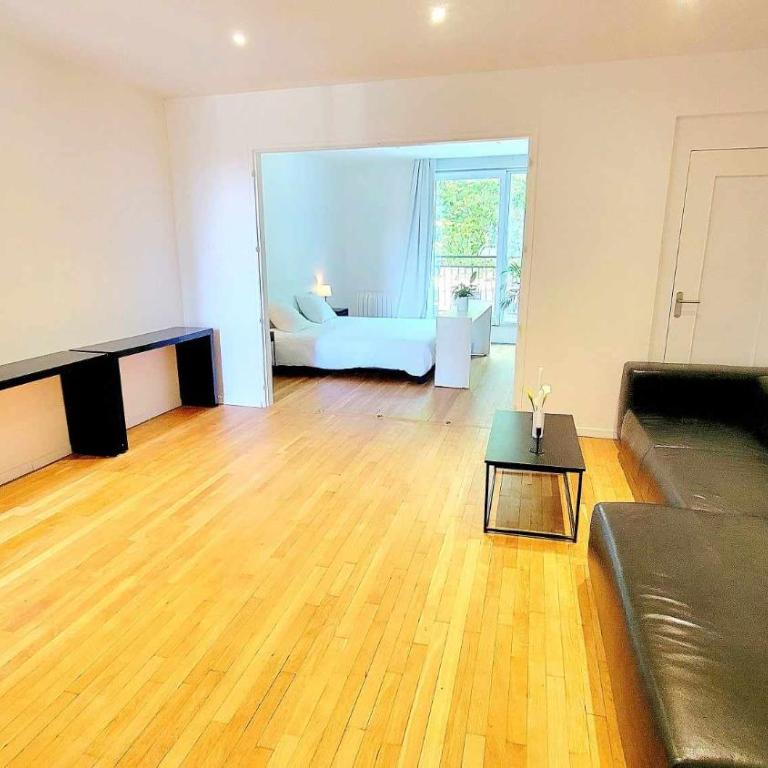 Appart SPA 80m2 avec terrasse balcon jacuzzi et sauna privatif en hyper centre Place Drouet d'Erlon - Appartamento con 1 Camera da Letto - 3
