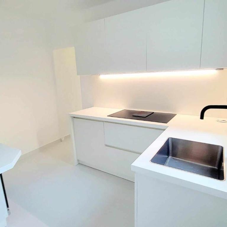 Appart SPA 80m2 avec terrasse balcon jacuzzi et sauna privatif en hyper centre Place Drouet d'Erlon - Appartamento con 1 Camera da Letto - 13
