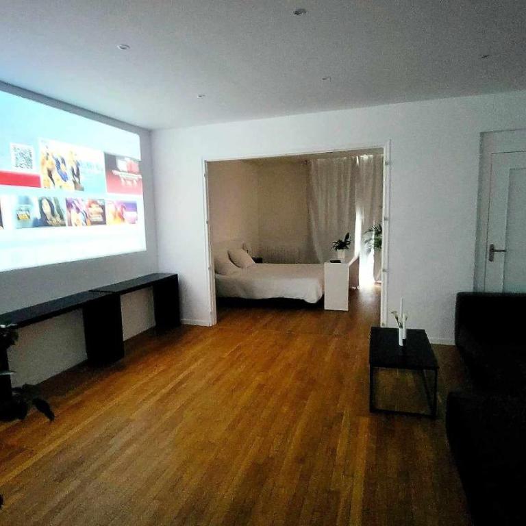 Appart SPA 80m2 avec terrasse balcon jacuzzi et sauna privatif en hyper centre Place Drouet d'Erlon - Appartamento con 1 Camera da Letto - 8