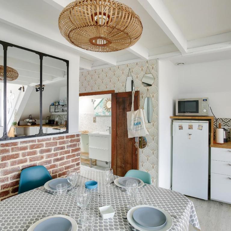 Appartement pour 4 à 200m de la plage du Prieuré - Apartment - 3