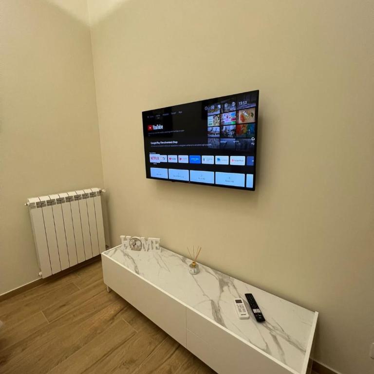 INFINITY Luxury Apartment - Double Room with Private External Bathroom - 5