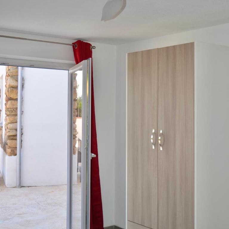 ISS Travel, Casa Smeraldo 10 beds, wonderful view of the gulf of San Teodoro - Appartamento con 4 Camere da Letto - 6