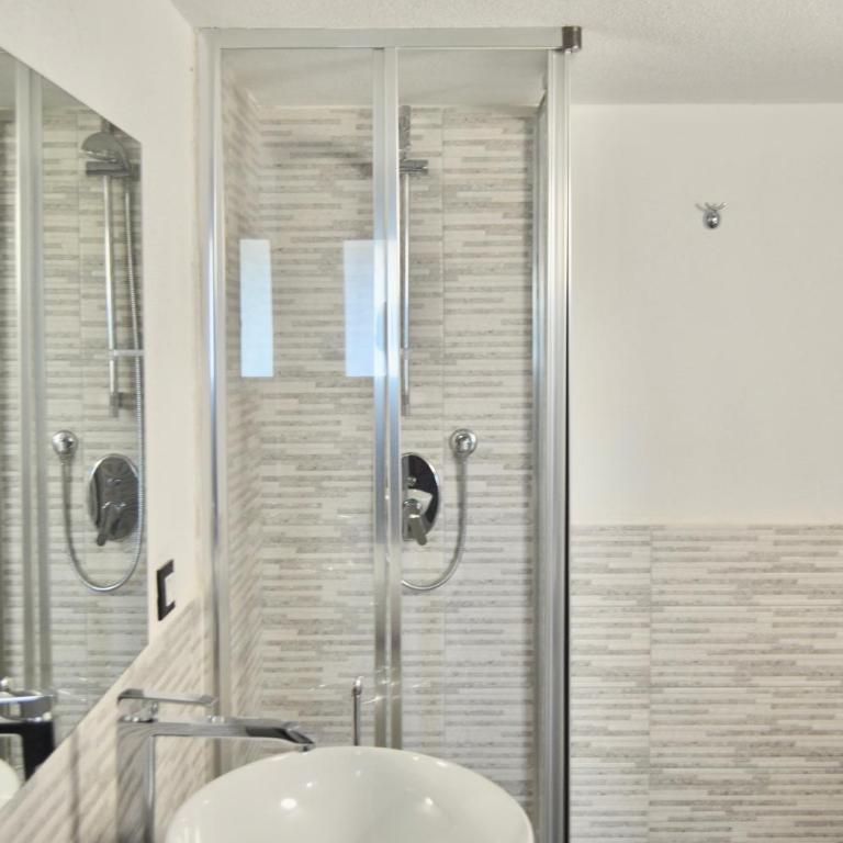 ISS Travel, Casa Smeraldo 10 beds, wonderful view of the gulf of San Teodoro - Appartamento con 4 Camere da Letto - 15
