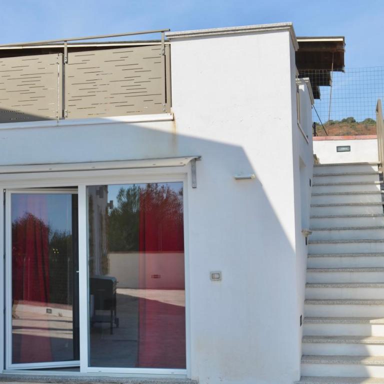 ISS Travel, Casa Smeraldo 10 beds, wonderful view of the gulf of San Teodoro - Appartamento con 4 Camere da Letto - 2