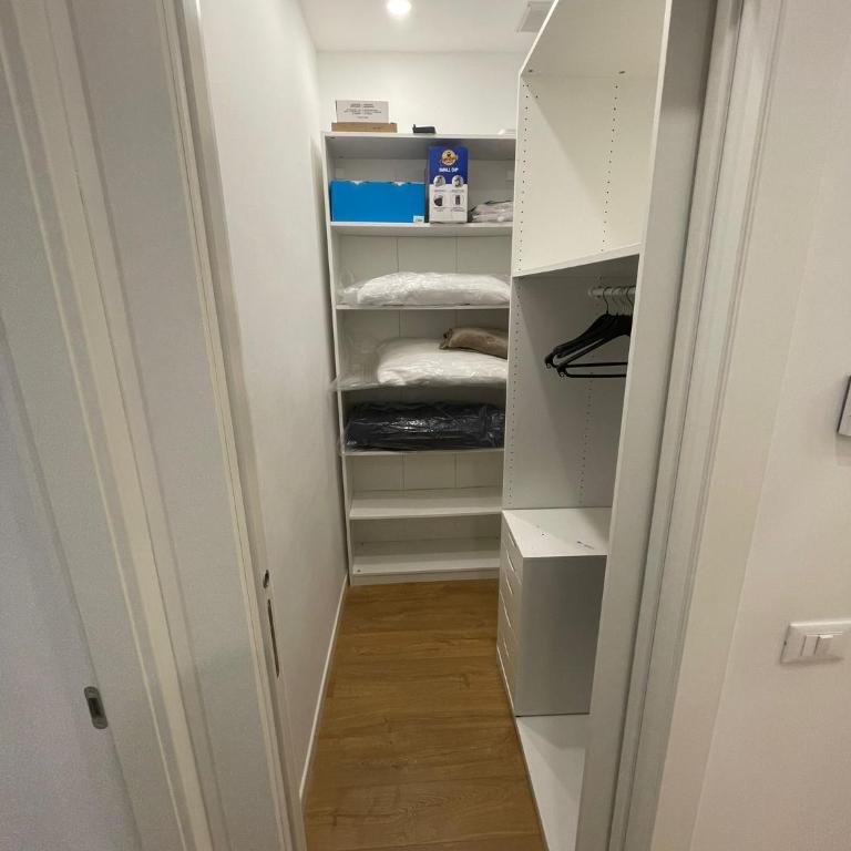 Snapstay Trieste Centrale 6 Posti Letto - Appartamento con 2 Camere da Letto - 63