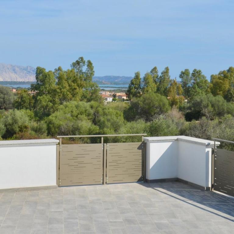 ISS Travel, Casa Smeraldo 10 beds, wonderful view of the gulf of San Teodoro - Appartamento con 4 Camere da Letto - 4