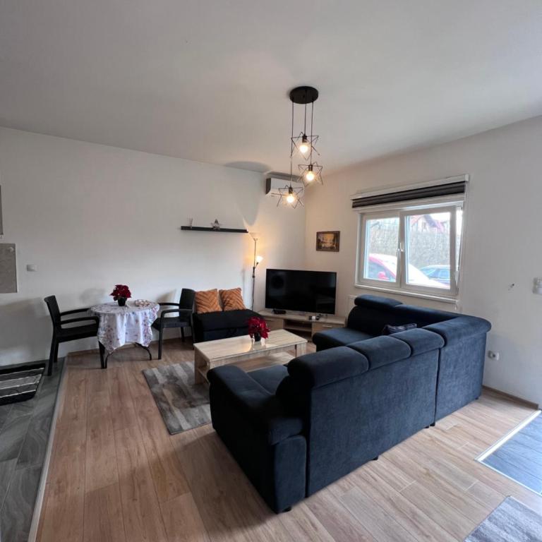 Oasis Royal Apartments - Two-Bedroom Deluxe Apartment with Garden View - 2