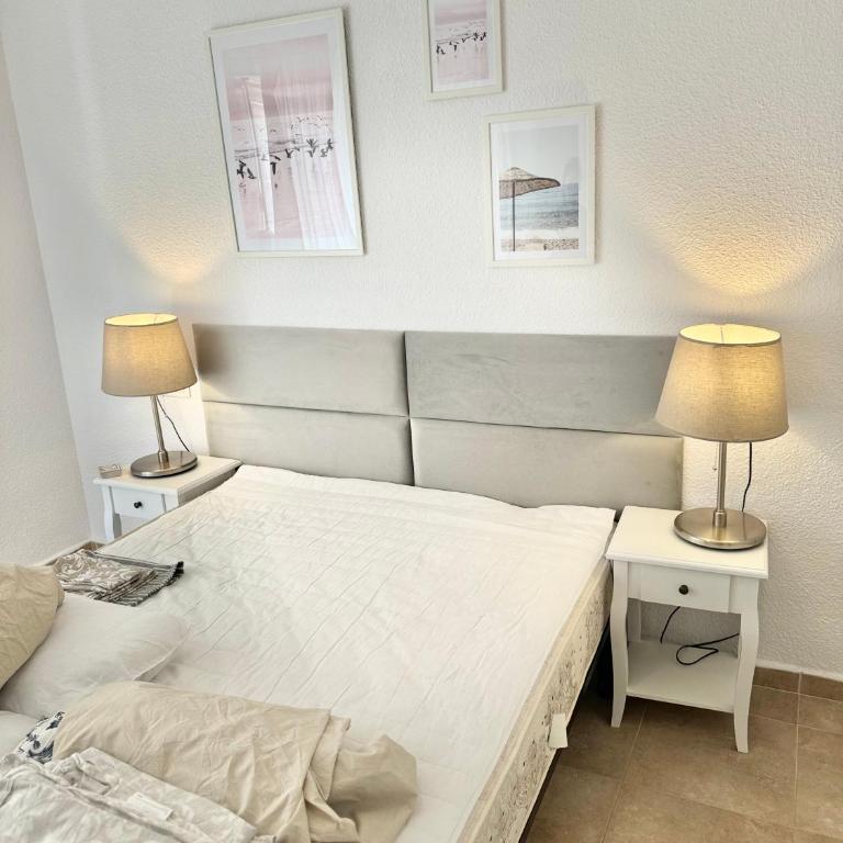 Del Mar 4 Deluxe Apartament Torrevieja Playa del Cura - Two-Bedroom Apartment - 4