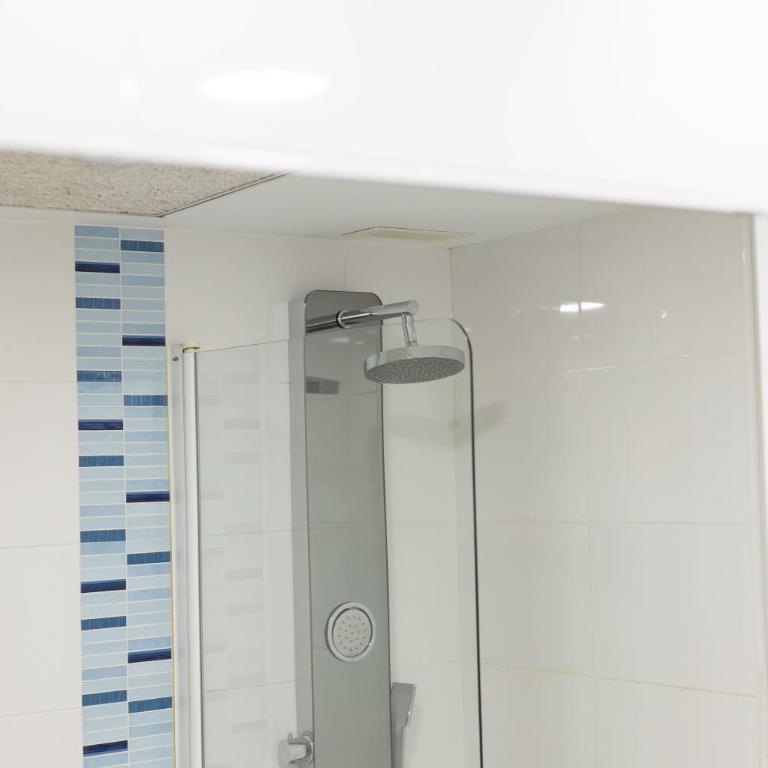 Dorm4You Patacona - Two-Bedroom Apartment - 32