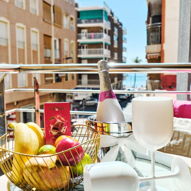 Home&Holiday Andalisa - Three-Bedroom Apartment - 2