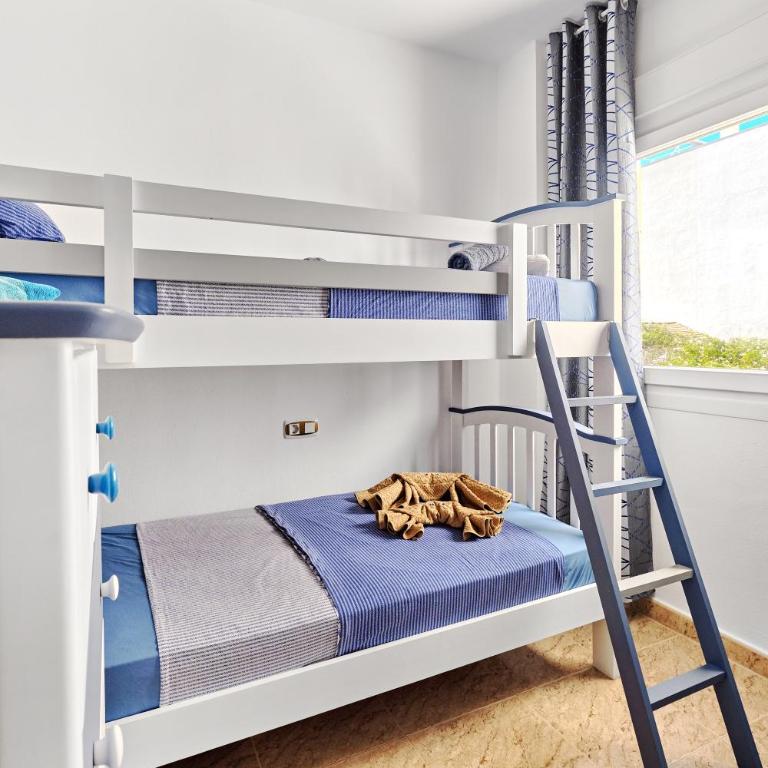 Home&Holiday Andalisa - Three-Bedroom Apartment - 29
