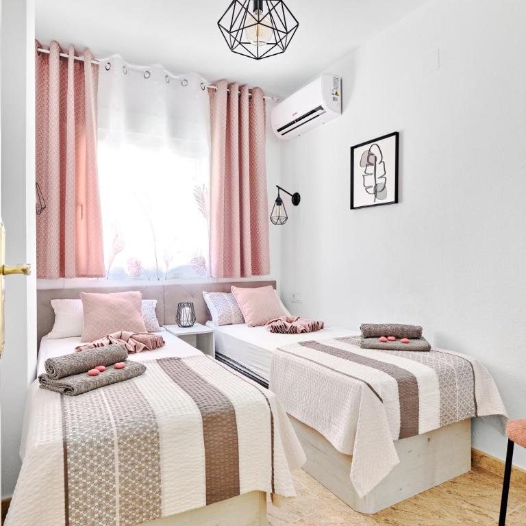 Home&Holiday Andalisa - Three-Bedroom Apartment - 28