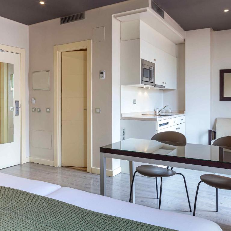 Suites Viena Plaza de España - Junior Suite with Terrace - 12